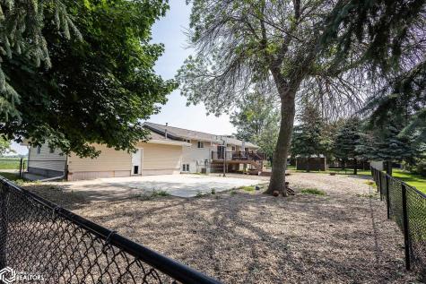 912 9th Street NE Belmond IA 50421