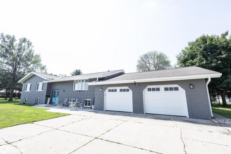912 9th Street NE Belmond IA 50421