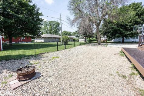 912 9th Street NE Belmond IA 50421