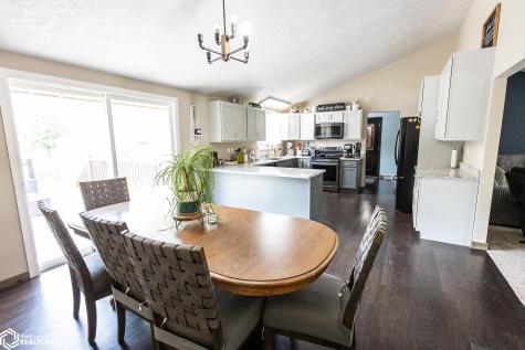 912 9th Street NE Belmond IA 50421