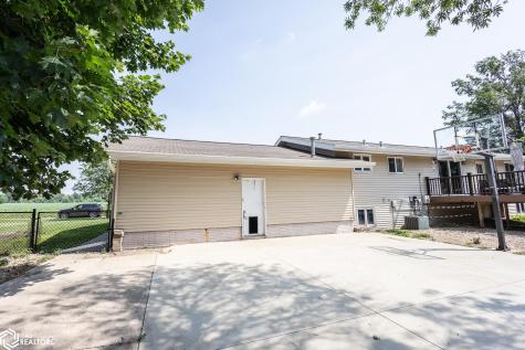 912 9th Street NE Belmond IA 50421