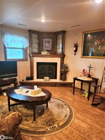 908 N Wooster Street Algona IA 50511