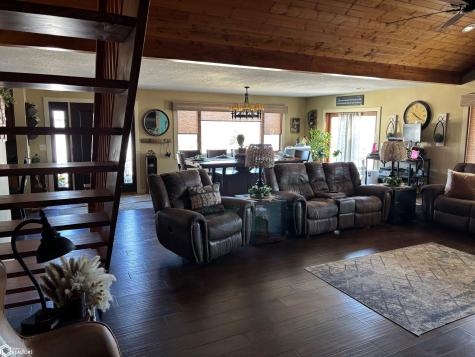 2 Hillcrest Street Ventura IA 50482