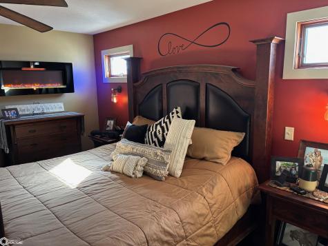 2 Hillcrest Street Ventura IA 50482