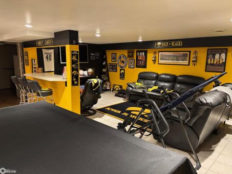 2 Hillcrest Street Ventura IA 50482