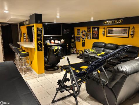 2 Hillcrest Street Ventura IA 50482