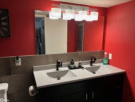 2 Hillcrest Street Ventura IA 50482