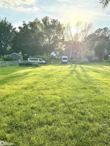341 S Carolina Avenue Mason City IA 50401