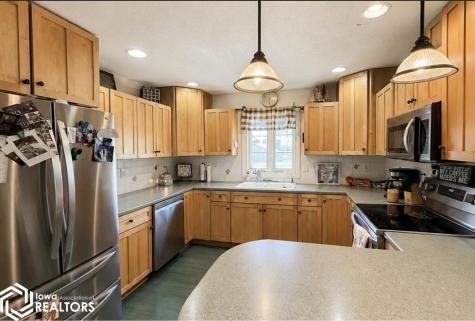 1279 Reed Avenue Belmond IA 50421