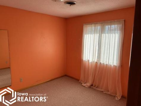 205 Carson Iowa Falls IA 50126