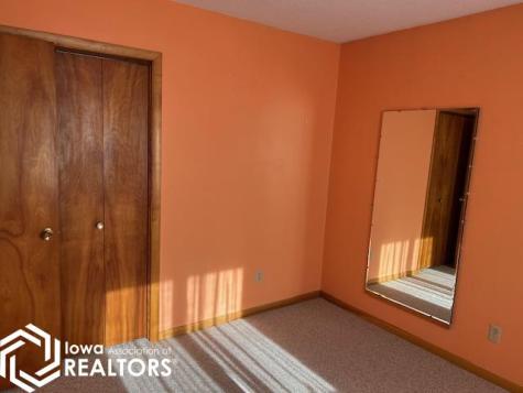 205 Carson Iowa Falls IA 50126
