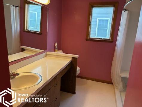 205 Carson Iowa Falls IA 50126