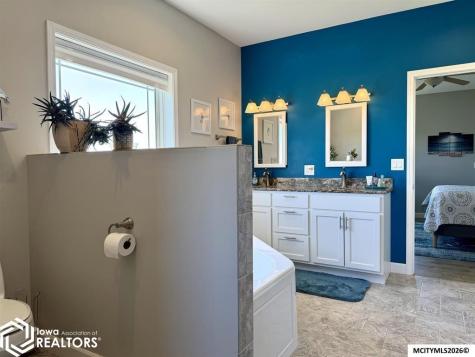 4848 Nightingale Avenue Northwood IA 50459