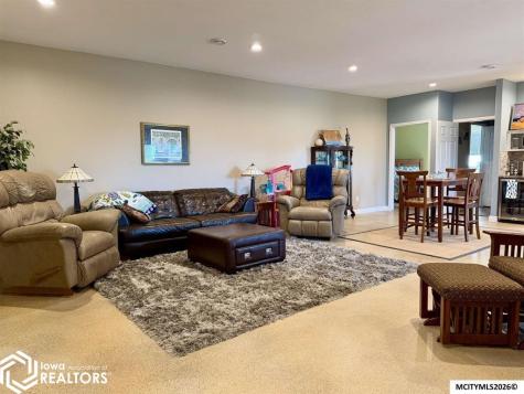 4848 Nightingale Avenue Northwood IA 50459