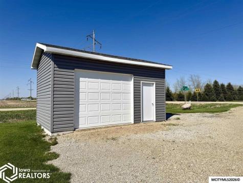 4848 Nightingale Avenue Northwood IA 50459