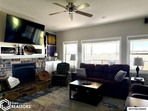 4848 Nightingale Avenue Northwood IA 50459