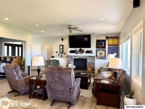 4848 Nightingale Avenue Northwood IA 50459