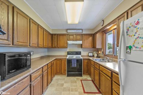 490 W 11th Street Garner IA 50438