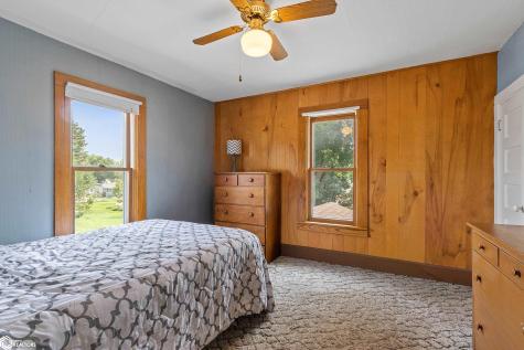 490 W 11th Street Garner IA 50438