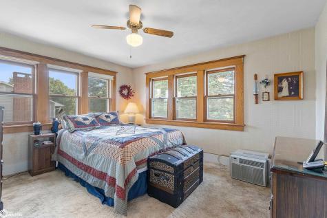 490 W 11th Street Garner IA 50438