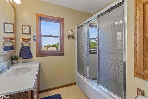 490 W 11th Street Garner IA 50438