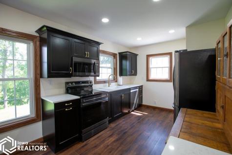 716 1st Avenue NE Hampton IA 50441