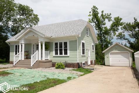 716 1st Avenue NE Hampton IA 50441