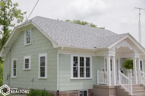 716 1st Avenue NE Hampton IA 50441