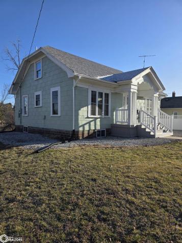 716 1st Avenue NE Hampton IA 50441