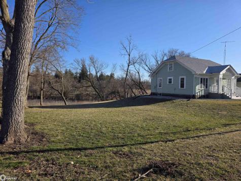 716 1st Avenue NE Hampton IA 50441