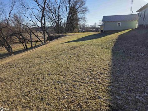 716 1st Avenue NE Hampton IA 50441