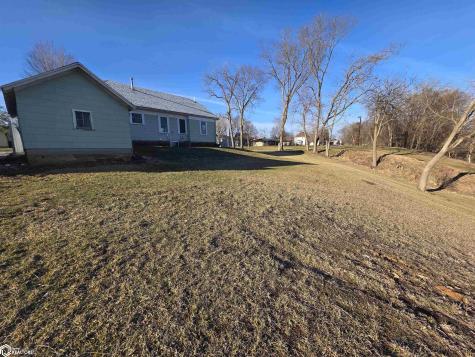 716 1st Avenue NE Hampton IA 50441