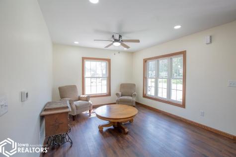 716 1st Avenue NE Hampton IA 50441