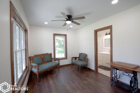 716 1st Avenue NE Hampton IA 50441