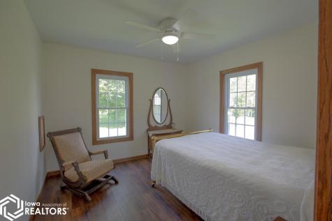 716 1st Avenue NE Hampton IA 50441