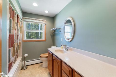 42 33rd Street SE Mason City IA 50401