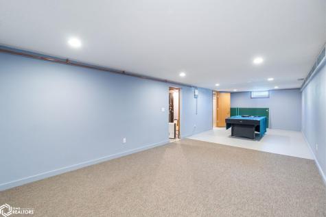 42 33rd Street SE Mason City IA 50401
