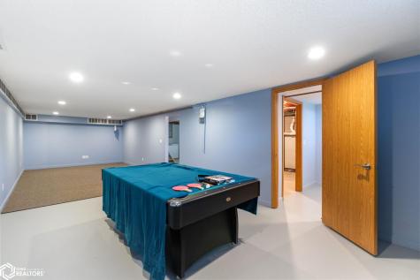 42 33rd Street SE Mason City IA 50401