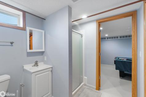 42 33rd Street SE Mason City IA 50401