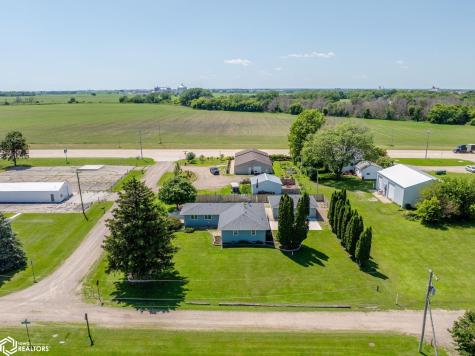 42 33rd Street SE Mason City IA 50401