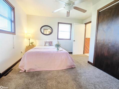 210 E Taft Street Manly IA 50456