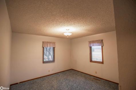 931 E Oak Street Algona IA 50511