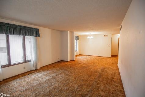 931 E Oak Street Algona IA 50511
