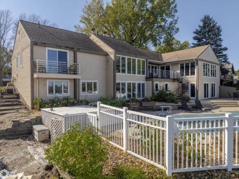 1000 Briarstone Drive Mason City IA 50401