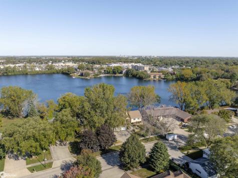 1000 Briarstone Drive Mason City IA 50401