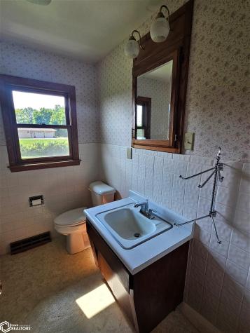 1215 190th Street Algona IA 50511