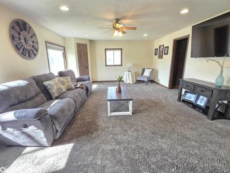 82 Sunny Circle Mason City IA 50401