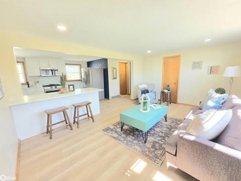 82 Sunny Circle Mason City IA 50401