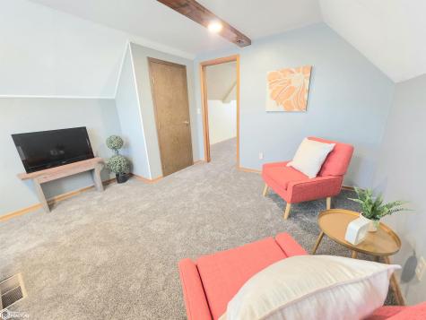 82 Sunny Circle Mason City IA 50401