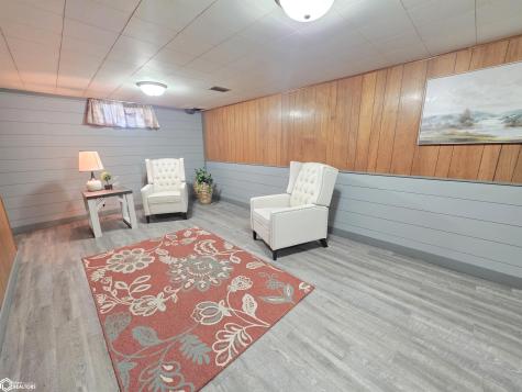 82 Sunny Circle Mason City IA 50401